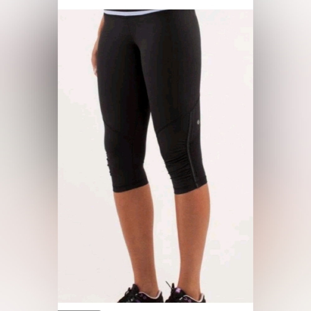 lululemon athletica‎ Black Cropped Leggings